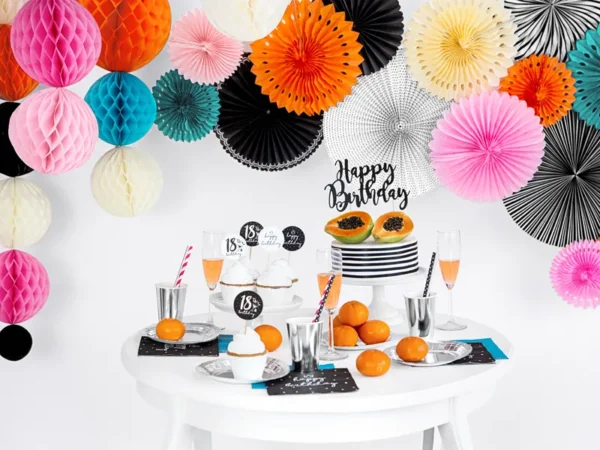 Салфетки черни "Happy Birthday" с корона 20 бр