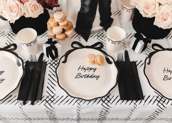 Чинии "Happy Birthday" с черни панделки